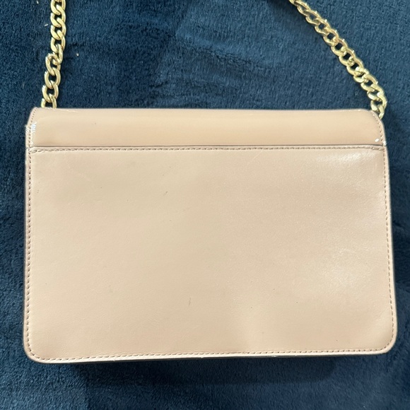 Michael Kors Beige Crossbody Bag with Gold Chain - Picture 2 of 5